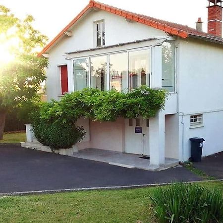 فيلا Gite Pavillon Kifadonfe 3 Ch Avec Cour Et Jardin Clos Saint-Germain-Lembron المظهر الخارجي الصورة