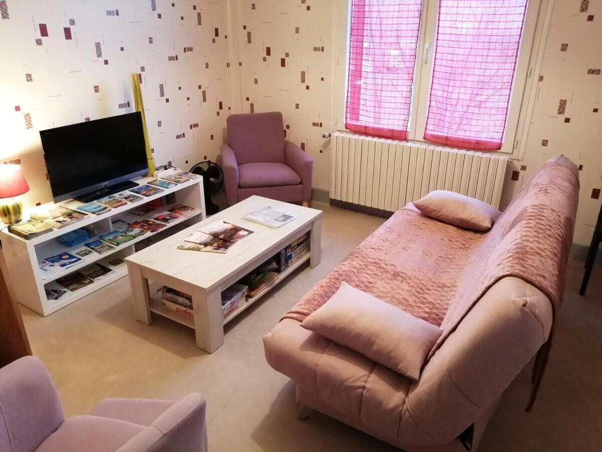 فيلا Gite Pavillon Kifadonfe 3 Ch Avec Cour Et Jardin Clos Saint-Germain-Lembron المظهر الخارجي الصورة