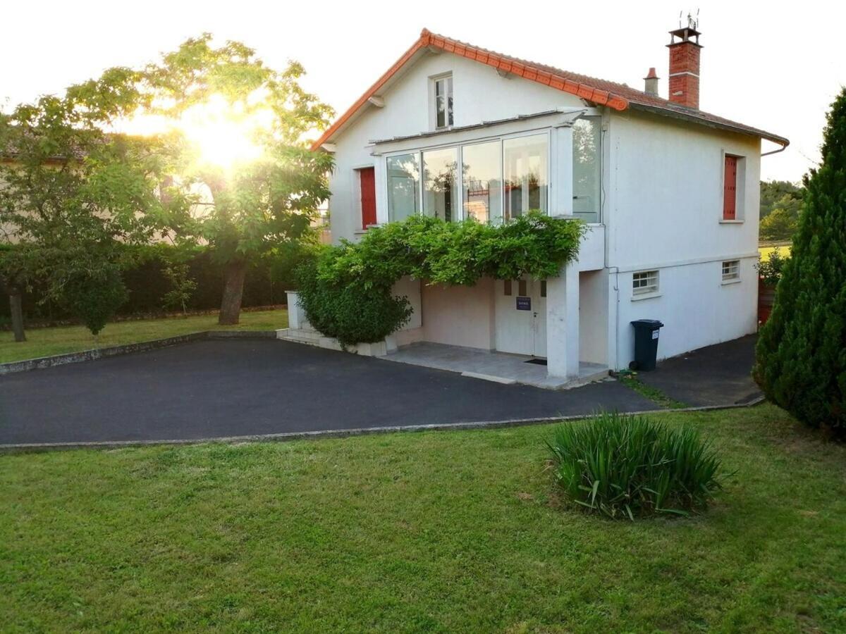 فيلا Gite Pavillon Kifadonfe 3 Ch Avec Cour Et Jardin Clos Saint-Germain-Lembron المظهر الخارجي الصورة